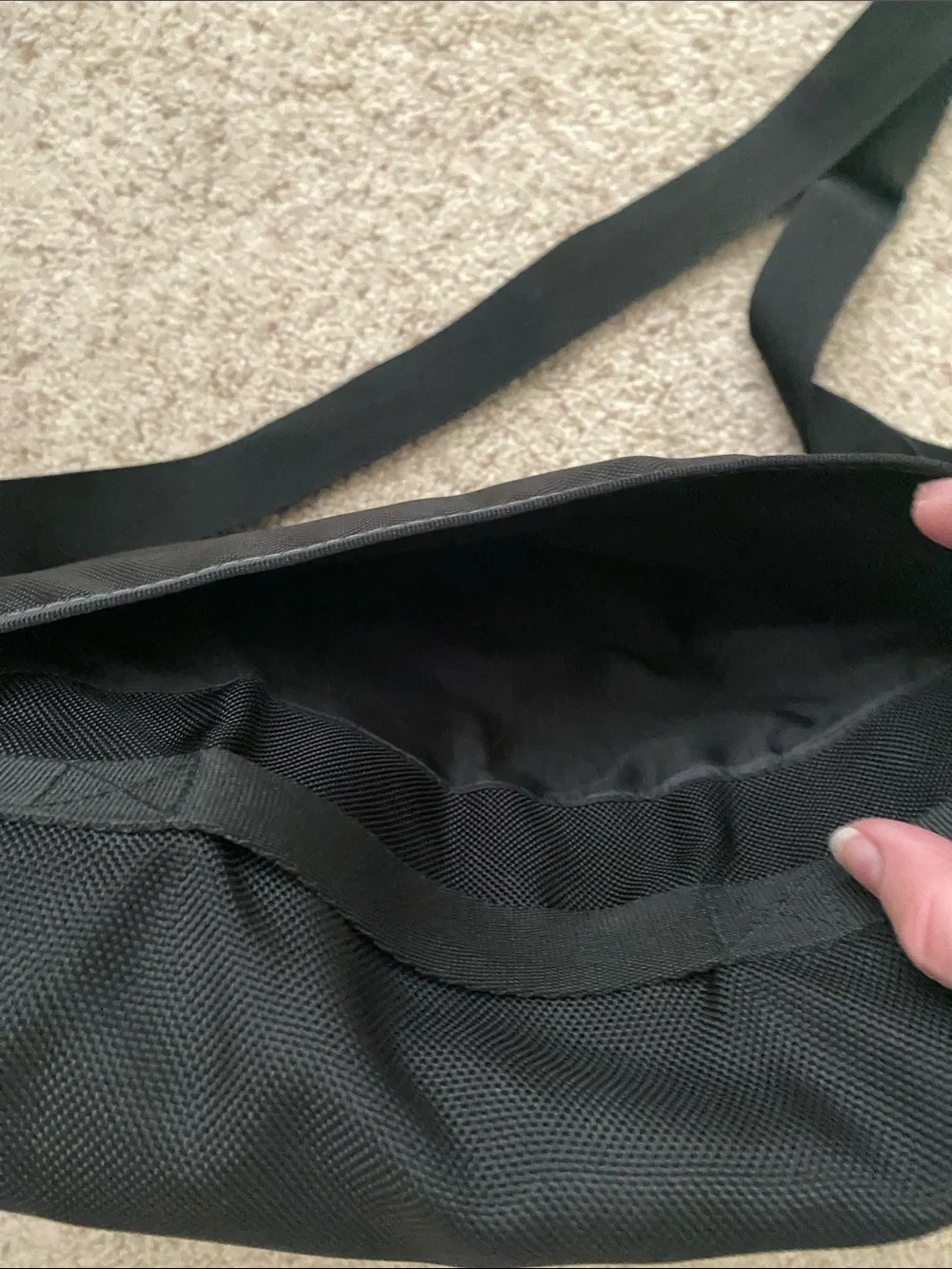 Targus Black Messenger Bag with Adjustable Shoulder Strap